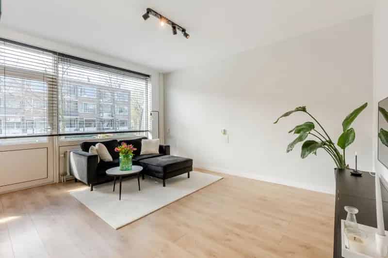 Modern 2-kamer appartement Schiebroek starters