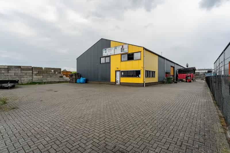 Bedrijfshal te Huur Staphorst 759m2