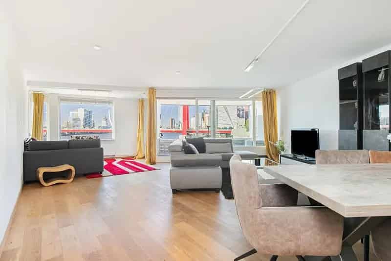 Modern Appartement Rotterdam: Sauna, Parkeerplaats & Spectaculair Uitzicht