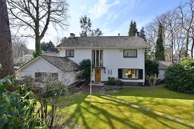 Vrijstaande Villa Hilversum Trompenberg 4 slaapkamers Grote Tuin