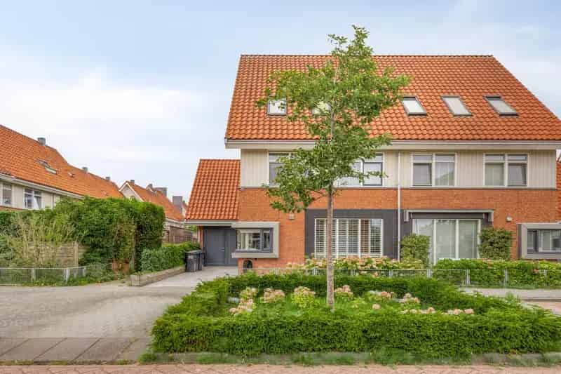 Luxe 2-onder-1-kapwoning Purmerend 193m2 5 slaapkamers serre energielabel A