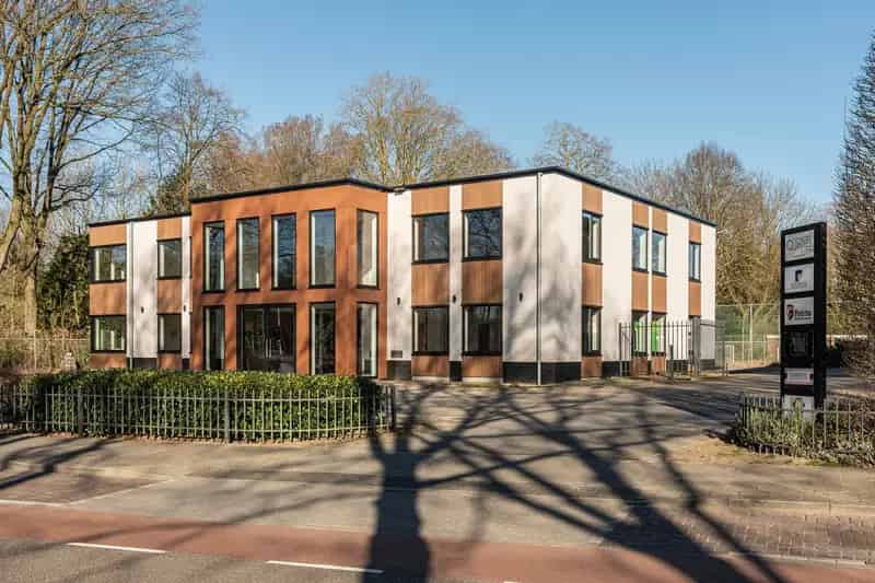 Kantoor te huur Oldenzaal Berkstraat 650m2 duurzaam modern