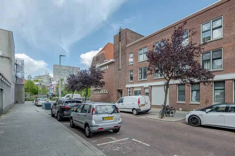 Appartement te koop Rotterdam Bloemhof: 3-kamer appartement nabij Zuidplein