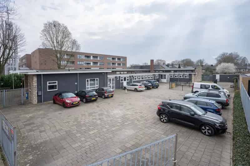 Kantoor Geleen 750m2 Te Huur of Koop Lindeheuvel