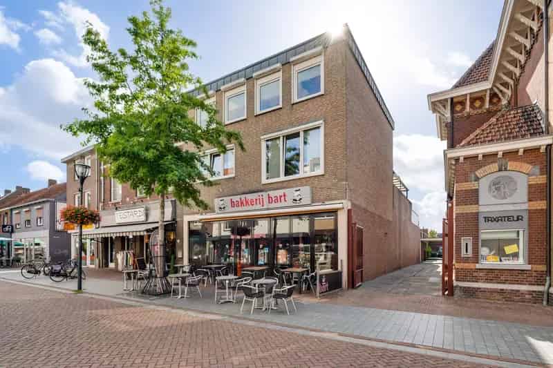 Beleggingspand Echt Winkel 405m² Bovenwoning 190m² Dakterras
