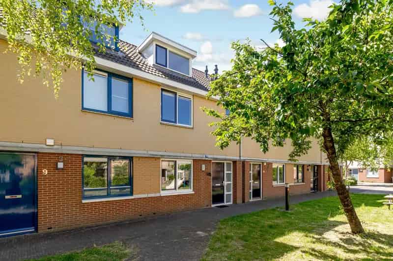 Huis te koop Zeewolde: 3 slaapkamers, tuin op het zuiden