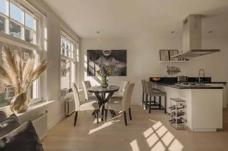 Appartement Amsterdam Zuid 2 Slaapkamers Balkon  Verkoop Bij Inschrijving