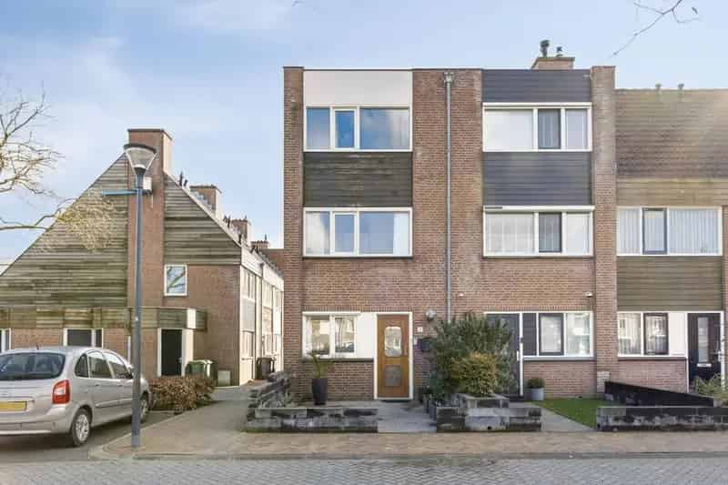 Eindwoning 3 slaapkamers 10 zonnepanelen Energielabel A