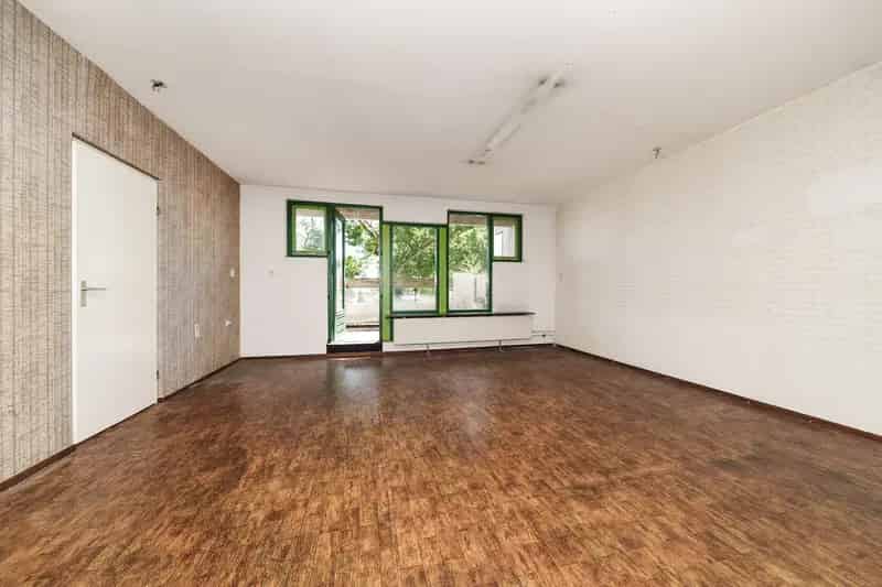 Klusappartement Dordrecht Balkon Parkeerplaats 2 Bergingen 100m2