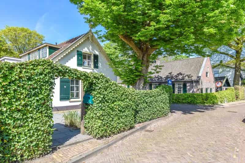 Huis te koop Laren Centrum: Charmante woning met tuin en vrij uitzicht