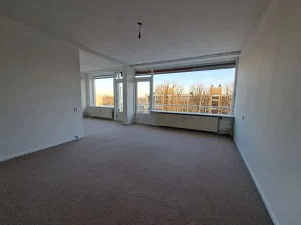 Luxe bovenappartement met 2 balkons en vrij uitzicht
