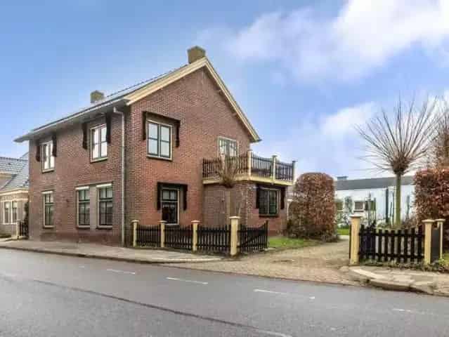 Vrijstaand Huis Avenhorn: Sfeervolle Bakkerswinkel met Schuur en Zonnepanelen