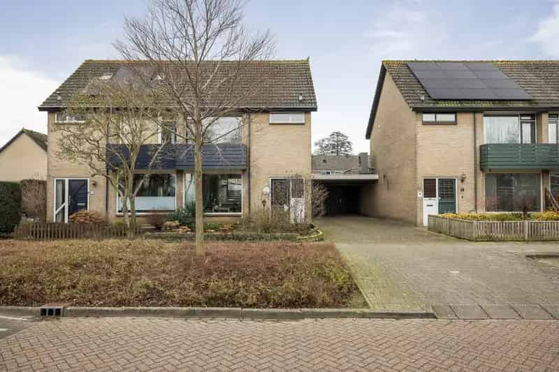Ruime 4 Slaapkamers 2-onder-1-kapwoning Olst