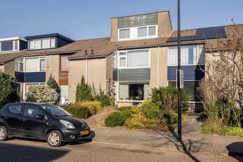 Huis te koop Vlaardingen Holy Noord 4 slaapkamers grote tuin