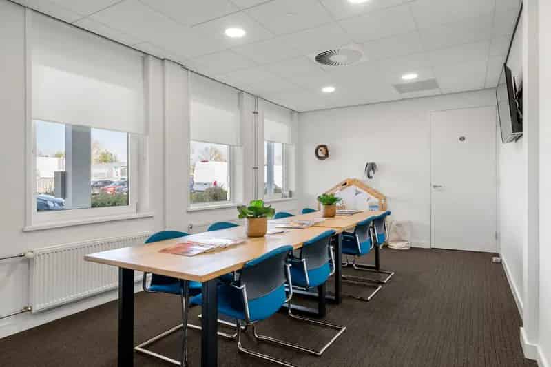 Kantoor Arnhem Ringoven 33 212m2 8 parkeerplaatsen
