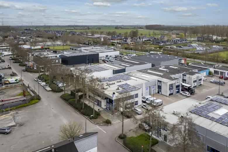 Bedrijfsruimte te huur Alblasserdam 690m² Kantoor 234m² A+
