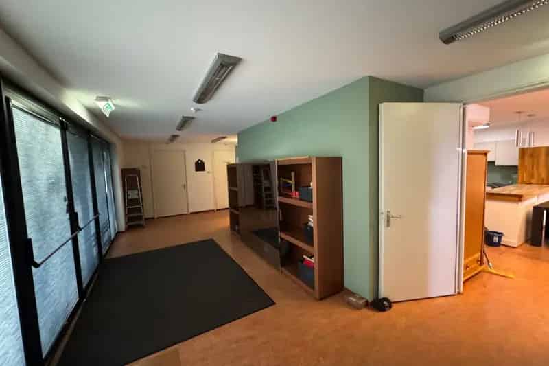 Kantoor Geleen 290m² te Koop - Optimaal Geïsoleerde Bungalow