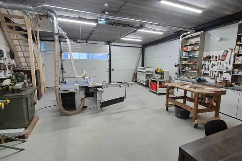 Bedrijfshal te Huur Meppel 252m² Kantoor Werkplaats Opslag