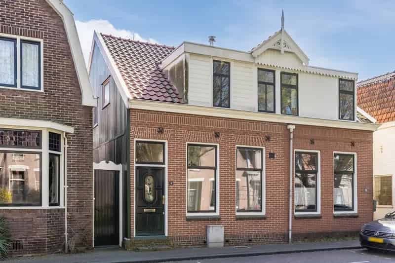 Huis te koop Zaandam: Karakteristieke 2-onder-1-kapwoning