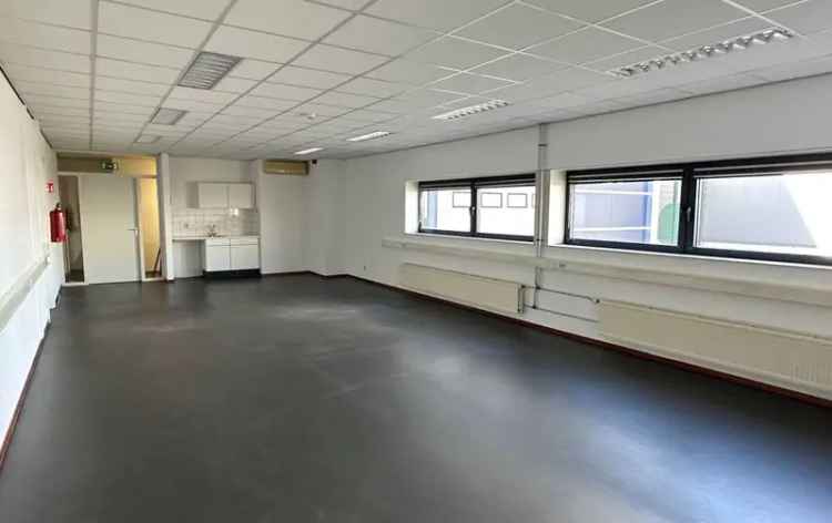 Bedrijfspand huren Klompenmakerstraat 30, Hoogvliet