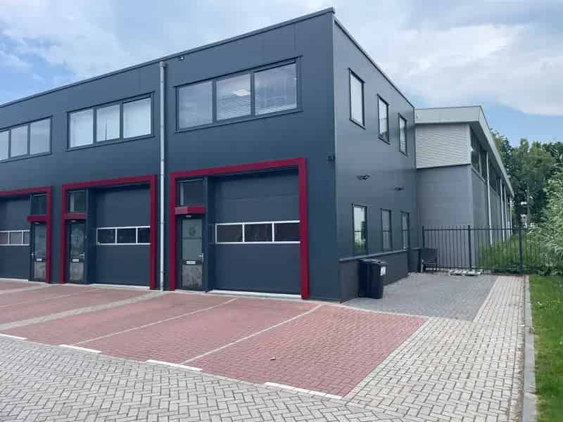 Bedrijfshal te Huur Nieuwerkerk aan den IJssel 60m2