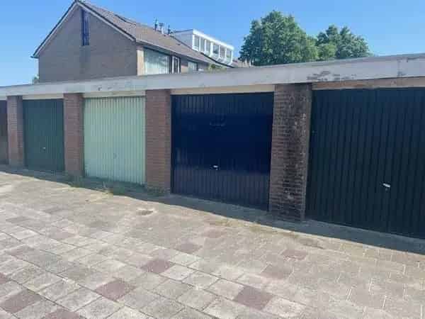 Garagebox te huur 19m2 Centraal gelegen