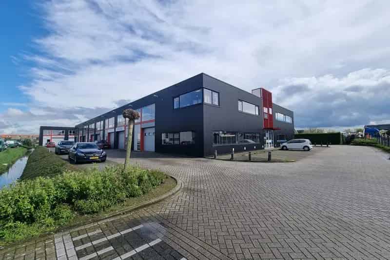 Bedrijfshal te Huur Meerkerk 184m2 Kantoor en Opslag