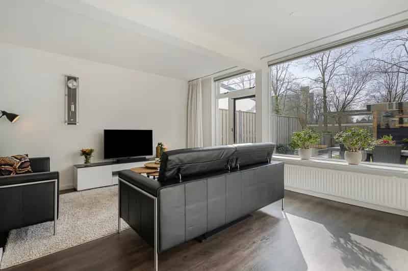 Instapklare 4 Slaapkamers Tussenwoning Deventer Zuidwesten Tuin