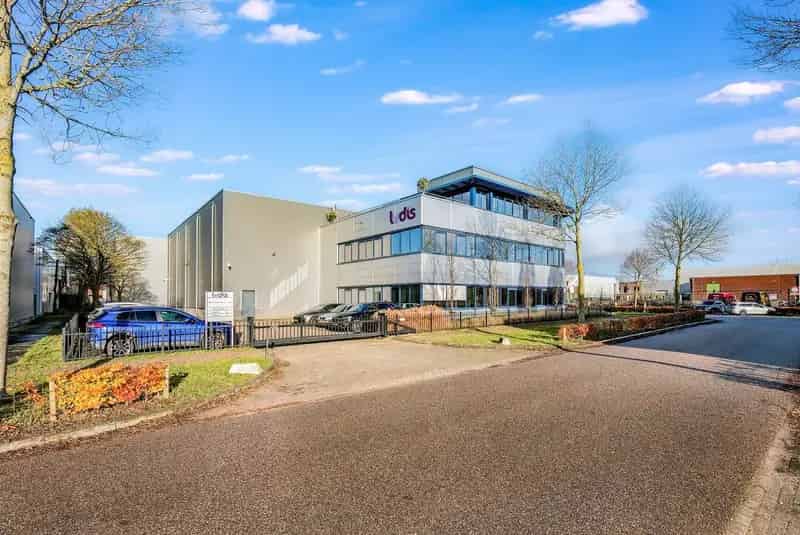 Kantoorruimte te koop Almere: 759m² kantoor, 515m² bedrijfsruimte