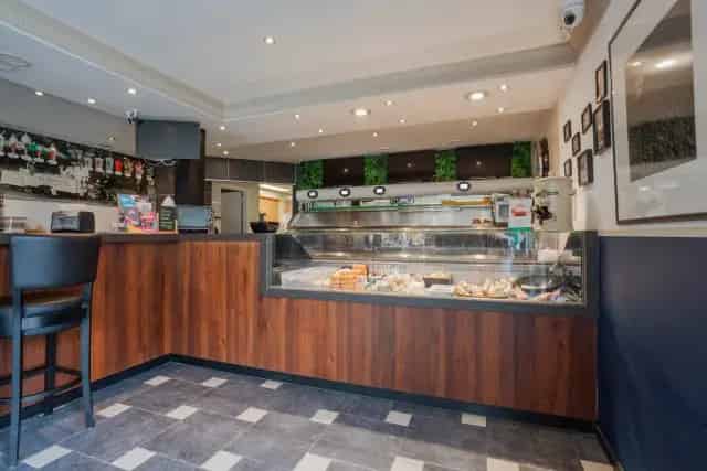 Cafetaria Eethuis Reintje Mierlo Pand te koop of te Huur