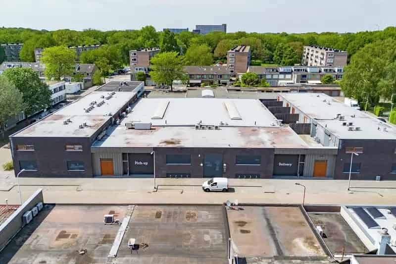 Bedrijfshal Tilburg te huur 2049m2 Showroom Kantoren A