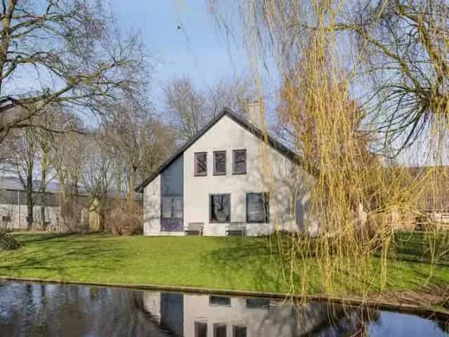 Groene Oase met 5 Slaapkamers en Paardenfaciliteiten