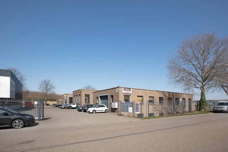 Bedrijfshal te Huur Eygelshoven - Diverse Units Beschikbaar