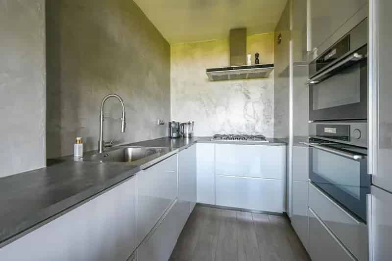 Geheel gerenoveerd appartement Den Haag 55m2 balkon parkeren berging