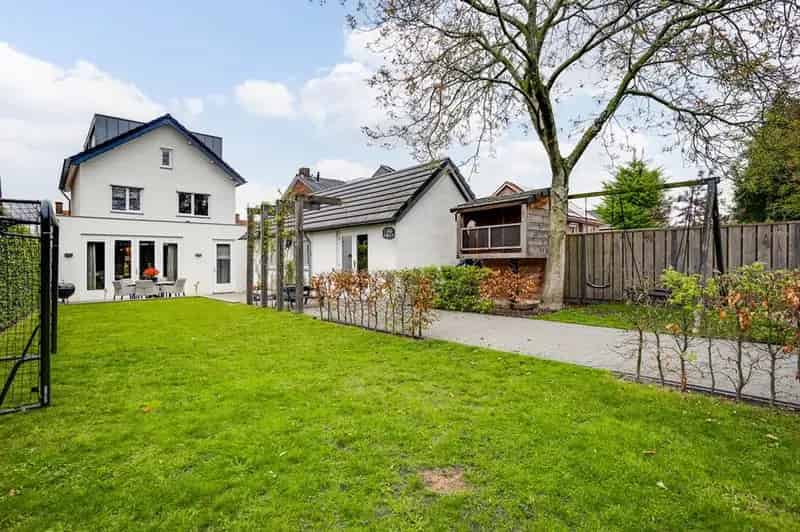 Moderne 4 Slaapkamers 2 Badkamers Zeelst