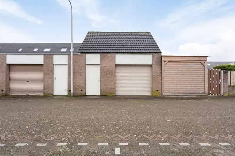 Tussenwoning Heusdenlaan Tilburg 4 slaapkamers grote garage