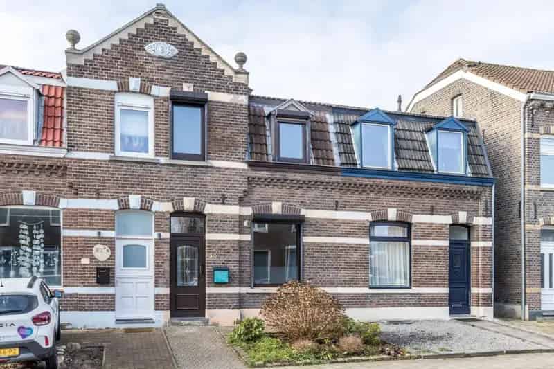 Sfeervol woonhuis Schinnen 3 slaapkamers tuin zuidwesten