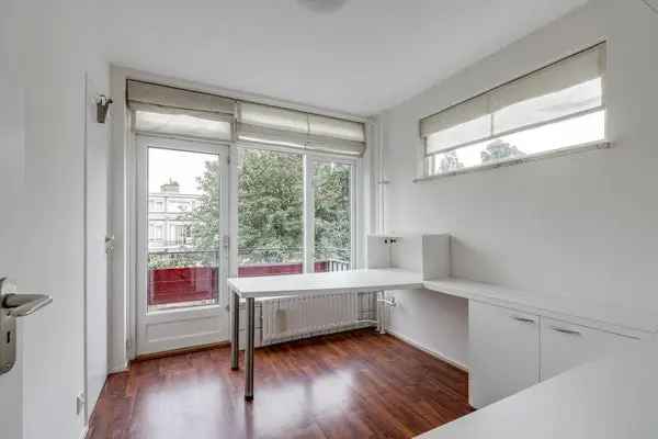 Te huur: Ruim hoekhuis Den Haag 6 slaapkamers nabij ISH