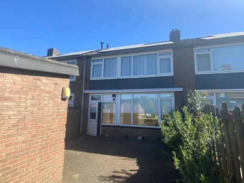Tussenwoning 3 slaapkamers berging tuin Zonnepanelen
