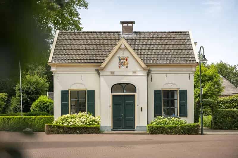 Huis te koop Twello Rijksmonument met bijgebouwen