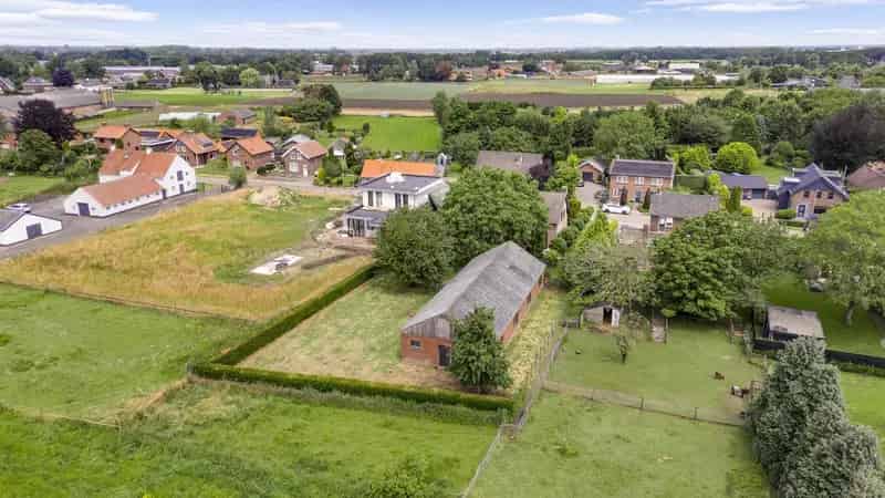 Vrijstaande woning Nederweert 4 slaapkamers grote schuur