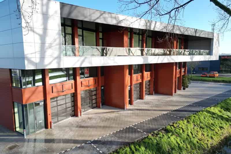 Bedrijfshal Numansdorp te koop: Edisonstraat