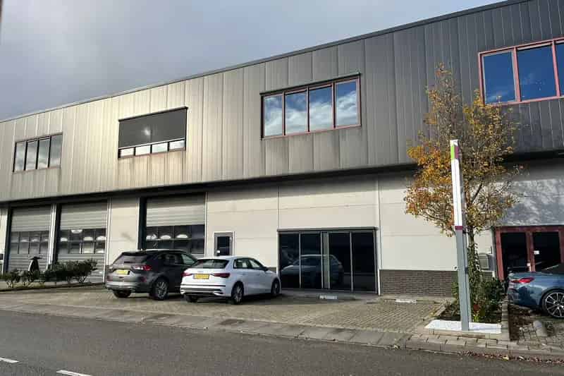 Bedrijfshal te huur Wateringen - Moderne ruimte met kantoor