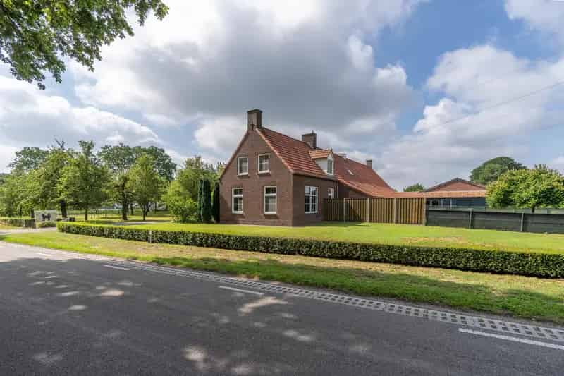 Vrijstaande woonboerderij Overloon 4 slaapkamers