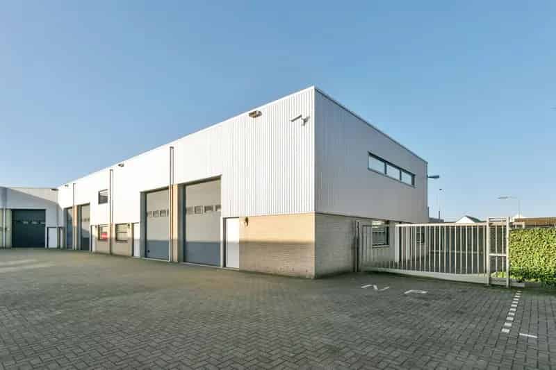 Bedrijfshal te Huur Helmond 183m2