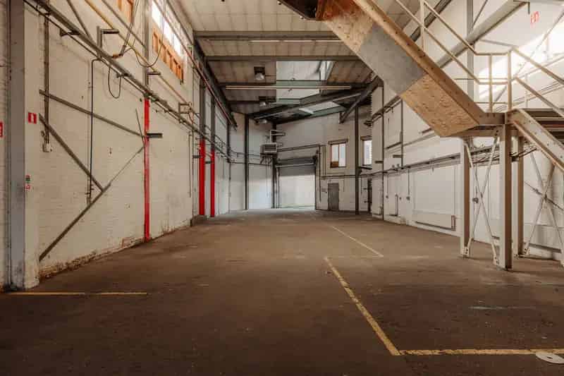 Bedrijfshal Amsterdam Noord te Koop