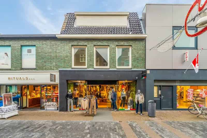 Winkel te Huur Heerenveen 183m2 A1 Locatie