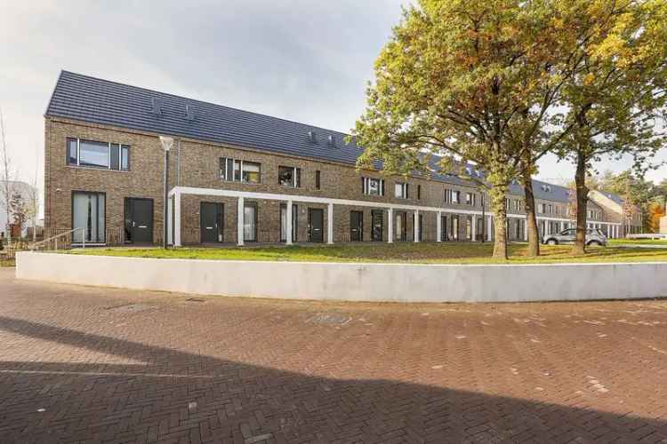 Sfeervolle Tussenwoning Waterfont: 3 Slaapkamers, Rustige Wijk
