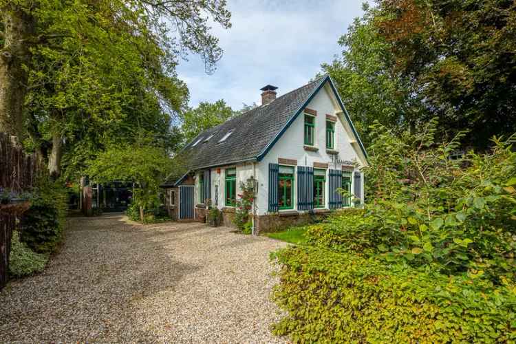 Huis te koop Soest: Romantische Woonboerderij met Aanbouw