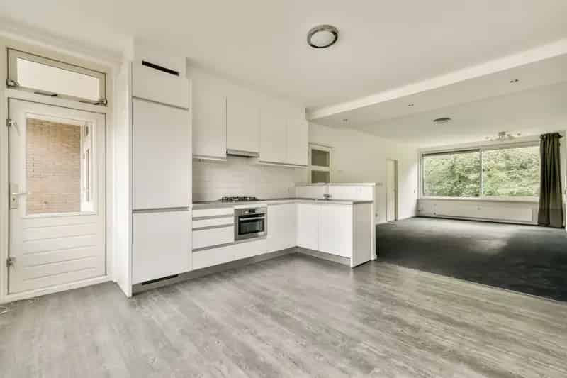 Ruim 4-kamerappartement Amsterdam Zuid  Nabij Park en Winkelcentrum